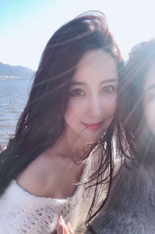 尔湾留学生外围